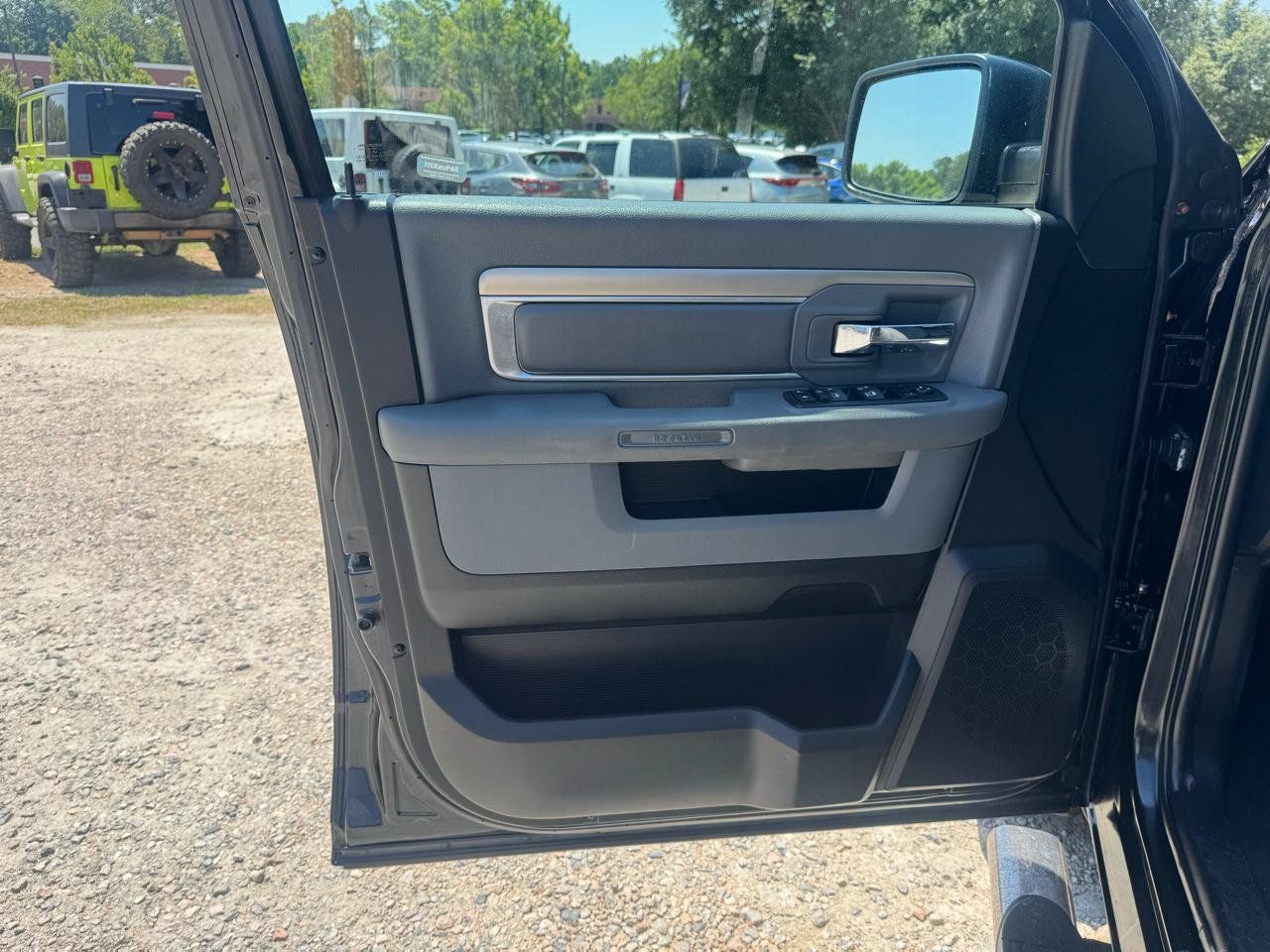 Used 2017 RAM 1500 Classic SLT RWD image 20