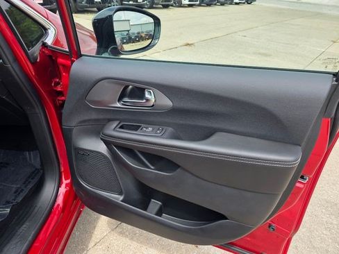 New 2027 Chrysler Pacifica Limited AWD/4WD image 18