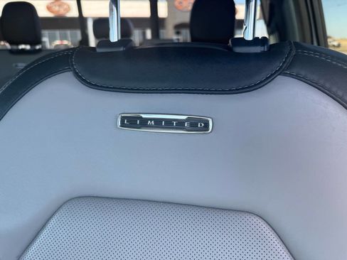 Used 2022 Ford F350 Limited image 23