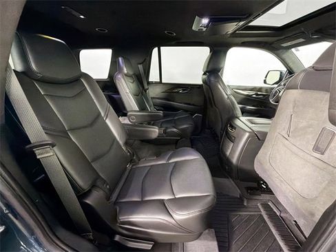 Used 2020 Cadillac Escalade Platinum image 27