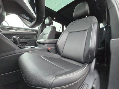 Used 2020 Volkswagen Atlas Cross Sport SEL image 24