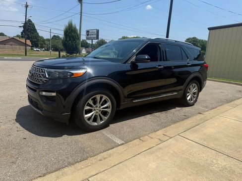 Used 2021 Ford Explorer Limited w/ Equipment Group 301A AWD/4WD image 4