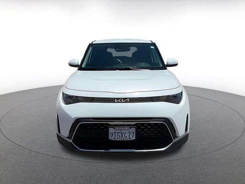 Used 2025 Kia Soul LX w/ LX Technology Package FWD image 4