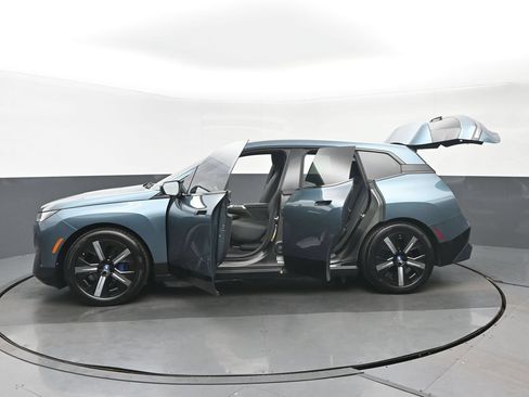 Used 2023 BMW iX xDrive50 w/ Premium Package AWD/4WD image 39