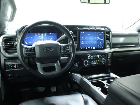 Used 2024 Ford F250 Lariat w/ Lariat Ultimate Package AWD/4WD image 2