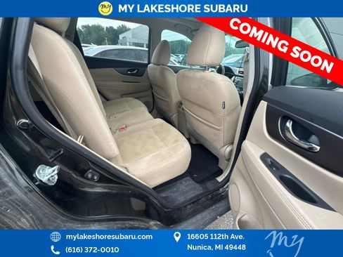 Used 2016 Nissan Rogue SV w/ SV Moonroof Package AWD/4WD image 9