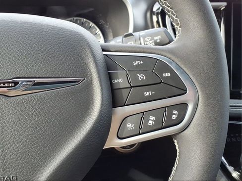 New 2026 Chrysler Pacifica Select image 25