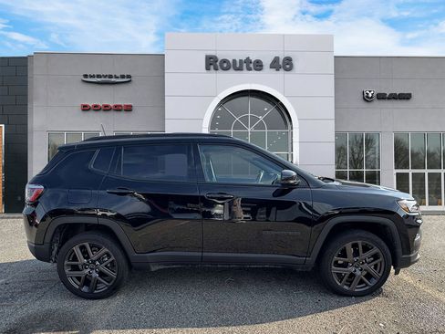 Used 2025 Jeep Compass Limited w/ Sun & Sound Group AWD/4WD image 6
