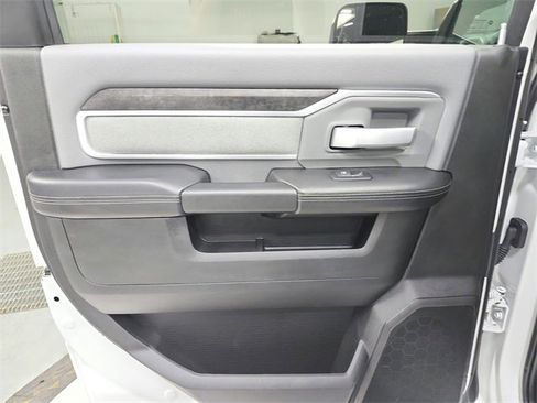 Used 2022 RAM 2500 Big Horn w/ Cold Weather Group image 32