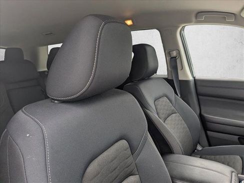 Used 2025 Nissan Pathfinder SV FWD image 19