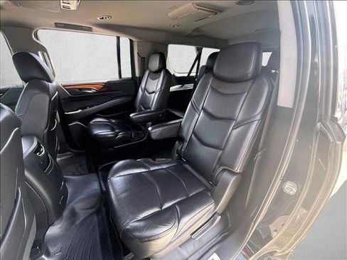Used 2019 Cadillac Escalade ESV Premium Luxury RWD image 28