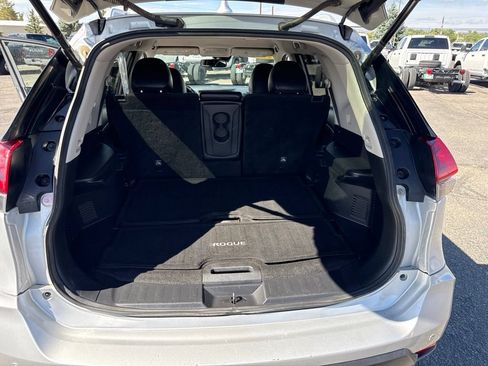Used 2019 Nissan Rogue SL AWD/4WD image 21