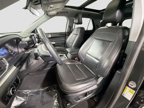 Used 2023 Ford Explorer XLT w/ Equipment Group 202A AWD/4WD image 23
