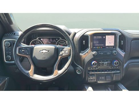 Used 2020 Chevrolet Silverado 1500 High Country w/ Technology Package AWD/4WD image 13