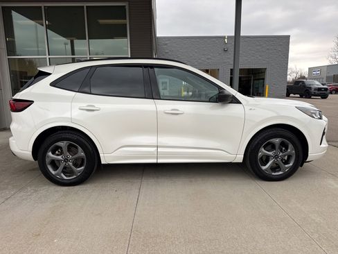 Certified 2023 Ford Escape ST-Line w/ Tech Pack #1 image 9