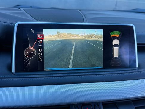 Used 2016 BMW X5 M image 25