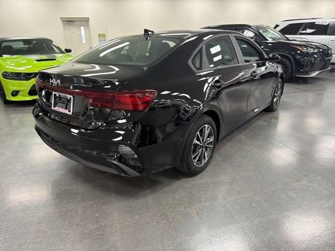 Used 2023 Kia Forte LXS FWD image 7