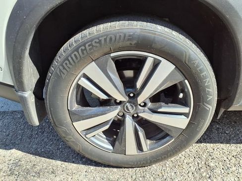 Used 2023 Nissan Rogue SL w/ SL Premium Package FWD image 22