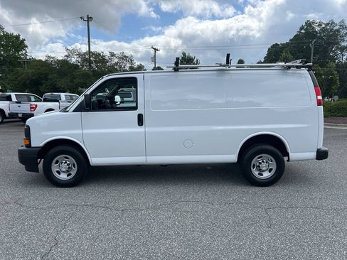 Used 2017 Chevrolet Express 2500 RWD image 6