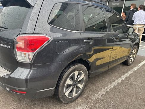 Used 2018 Subaru Forester 2.5i Limited AWD/4WD image 2