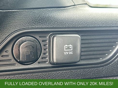 Used 2023 Jeep Grand Cherokee Overland w/ Luxury Tech Group IV AWD/4WD image 13