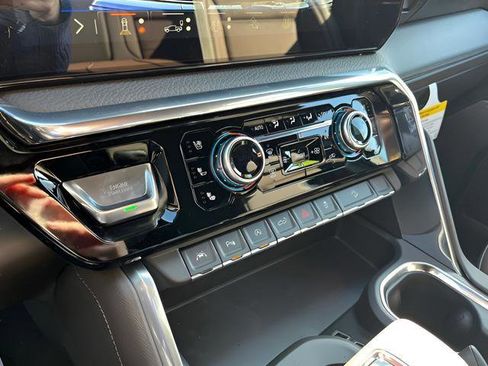 New 2026 GMC Sierra 1500 Denali AWD/4WD image 19