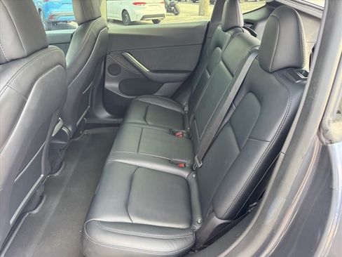 Used 2022 Tesla Model Y Performance AWD/4WD image 13