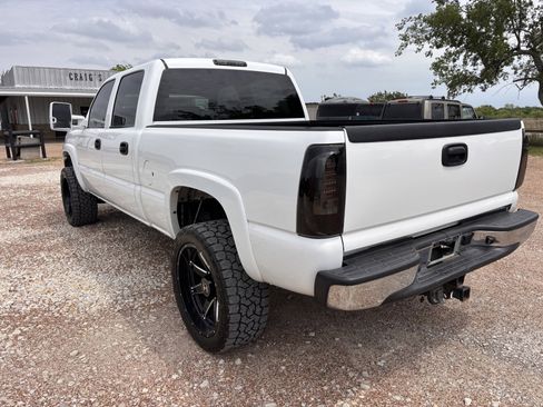 Used 2007 Chevrolet Silverado 2500 LT w/ Heavy-Duty Power Package image 3