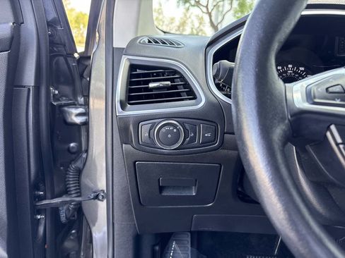 Used 2017 Ford Edge Titanium w/ Equipment Group 302A AWD/4WD image 22