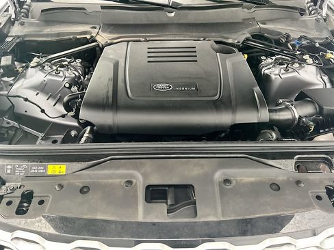 Certified 2025 Land Rover Discovery S AWD/4WD image 28