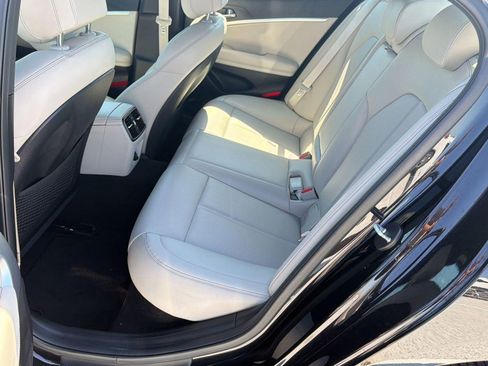 Used 2022 Genesis G70 2.0T RWD image 15