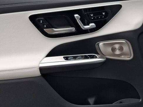 New 2026 Mercedes-Benz GLC 300 4MATIC image 8