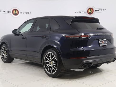 Used 2022 Porsche Cayenne Platinum Edition w/ Premium Package Plus image 4
