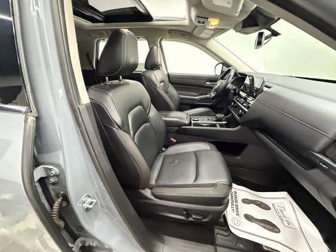 Used 2022 Nissan Pathfinder SL image 20