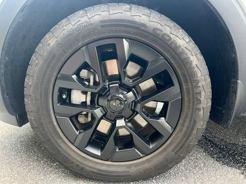 Used 2025 Kia Telluride AWD image 14
