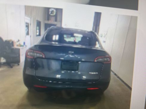 Used 2022 Tesla Model Y Performance AWD/4WD image 8