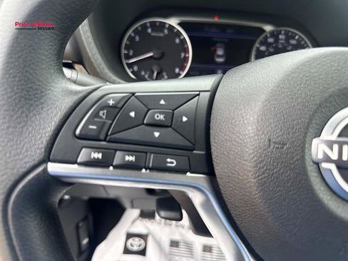 Used 2025 Nissan Sentra SV FWD image 22