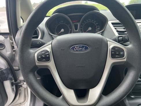 Used 2011 Ford Fiesta SE w/ 203A Rapid Spec Order Code FWD image 17