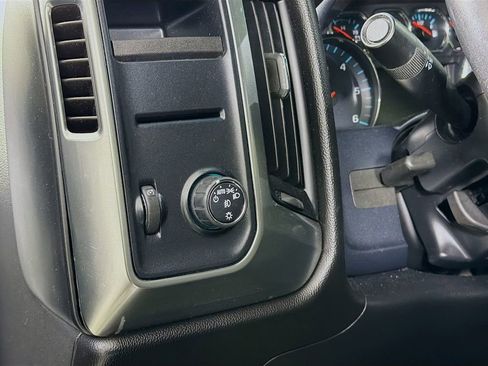 Used 2018 Chevrolet Silverado 1500 LT w/ Texas Edition image 12