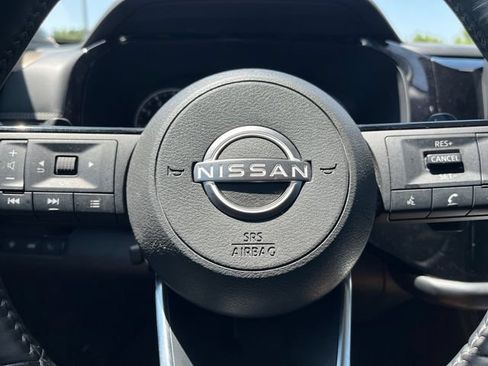Used 2023 Nissan Pathfinder Platinum w/ Cargo Package AWD/4WD image 5