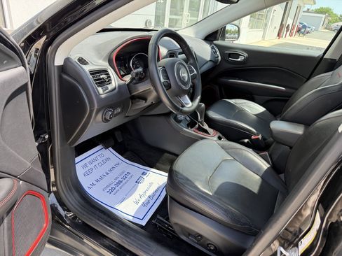 Used 2018 Jeep Compass Trailhawk w/ Leather Interior Group AWD/4WD image 10