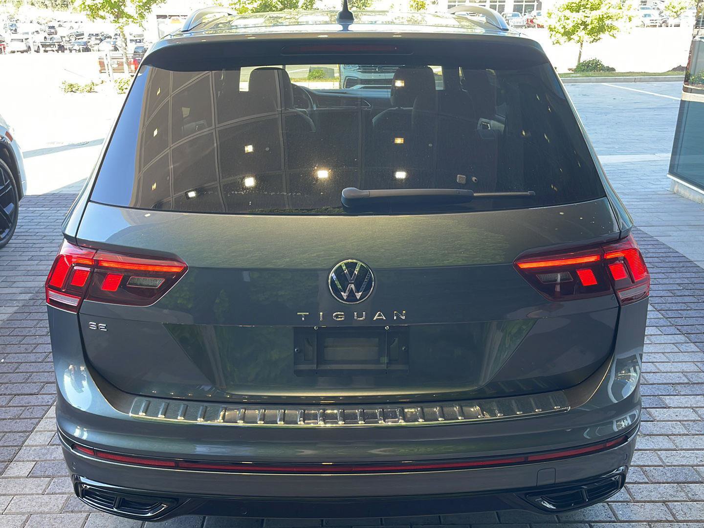 Used 2024 Volkswagen Tiguan SE R-Line FWD image 20
