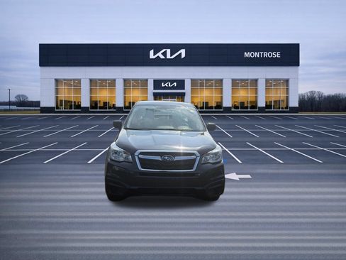 Used 2018 Subaru Forester 2.5i w/ Popular Package #2A AWD/4WD image 2