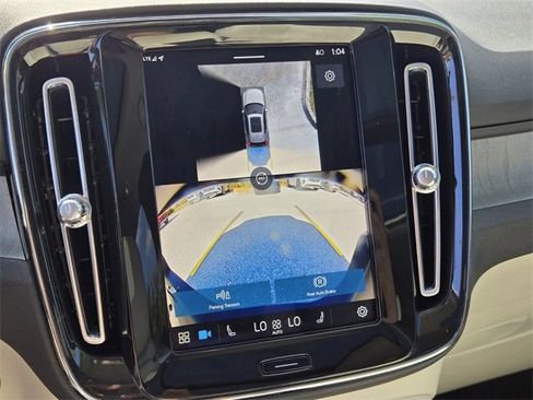 Certified 2024 Volvo XC40 B5 Plus w/ Protection Package Premier image 27