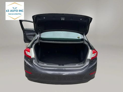 Used 2017 Chevrolet Cruze LT w/ Sun And Sound Package FWD image 22