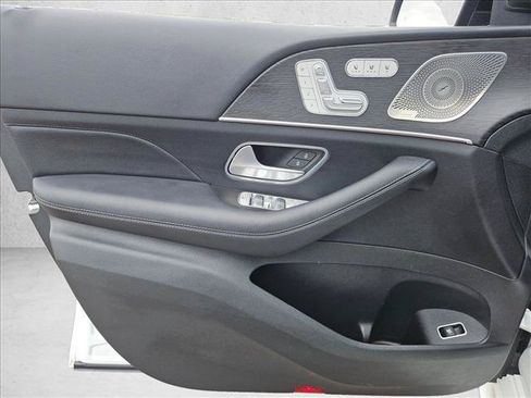 Used 2024 Mercedes-Benz GLE 350 4MATIC image 11