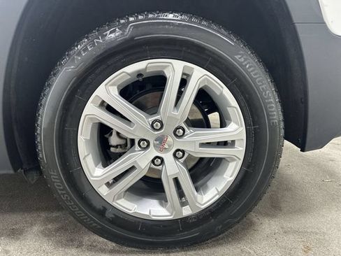 Used 2024 GMC Terrain SLE AWD/4WD image 11