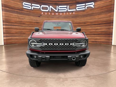 New 2025 Ford Bronco Badlands image 9