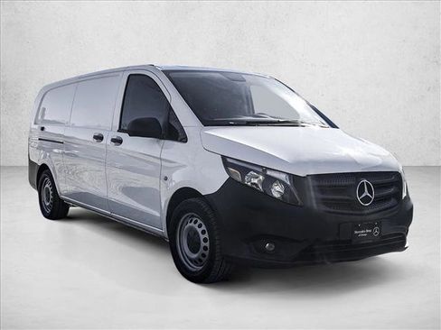 Used 2018 Mercedes-Benz Metris image 3