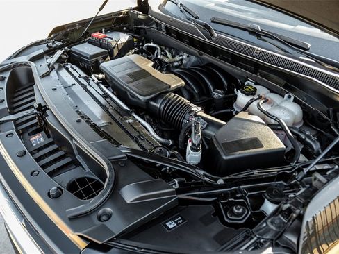 Used 2025 Chevrolet Suburban LS image 51